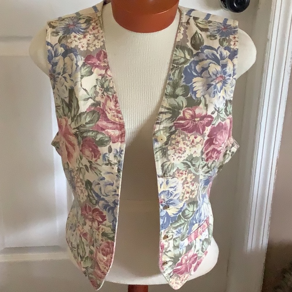 Like new Liz Claiborne petites vest